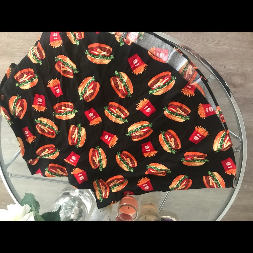 RETROLICIOUS burger and fries skirt